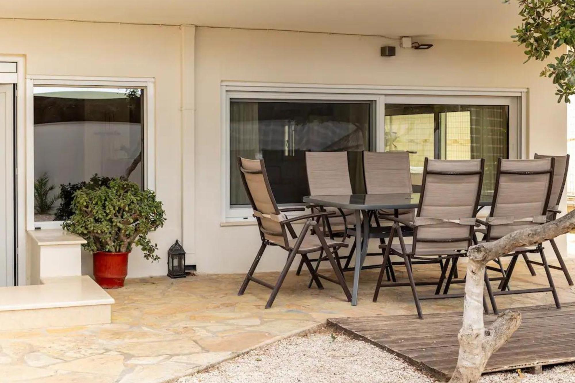 Rafia Loft With Garden Right By The Holiday home